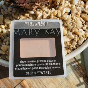 Mary kay Sheer Mineral Powder Foundation in Beige 1.